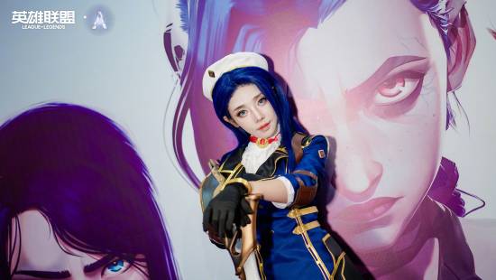 小姐姐玩LOL cosplay 你见过这么美的吗