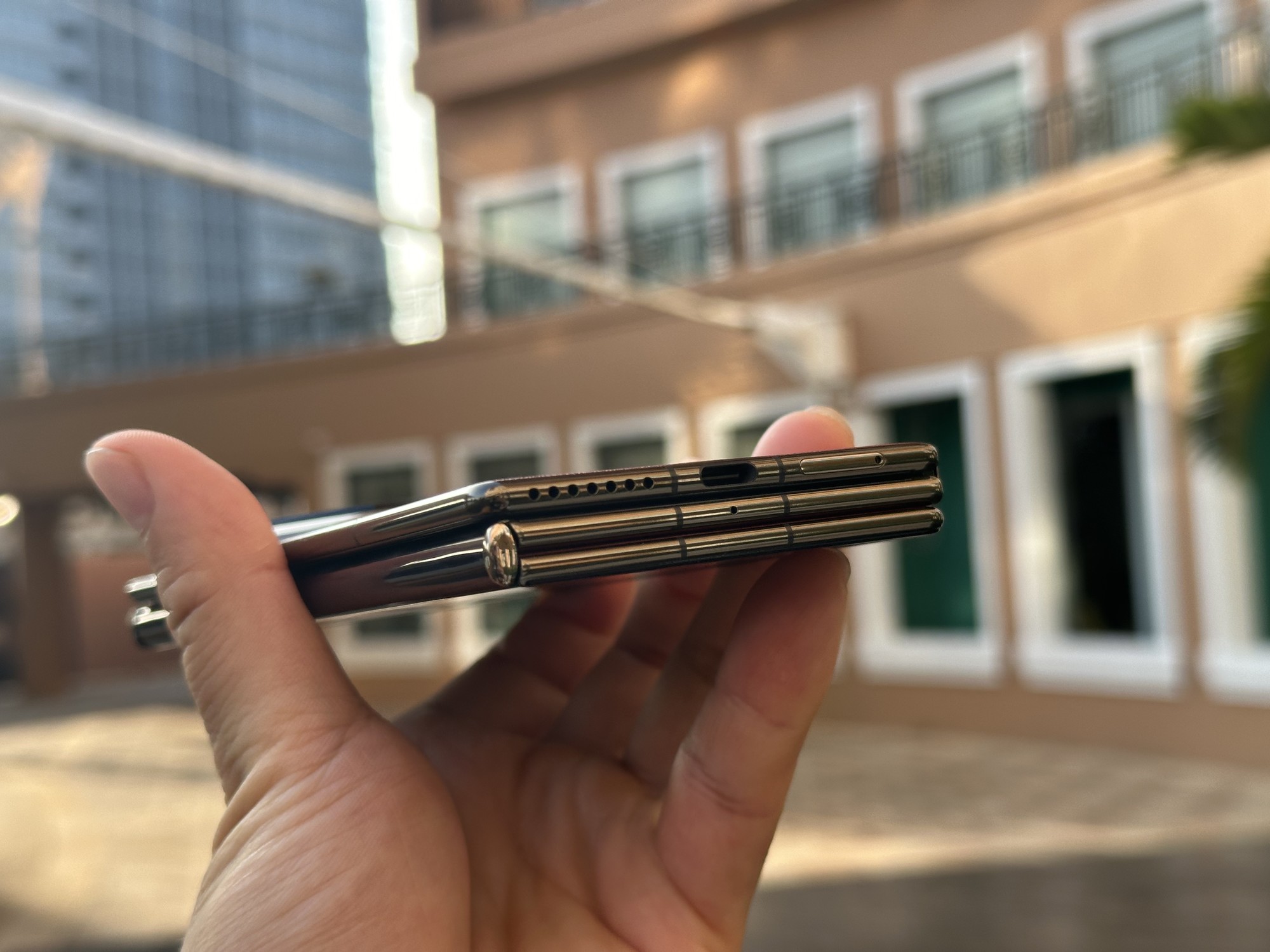 华为Mate XT 非凡大师上手体验：贵！但妙不可言