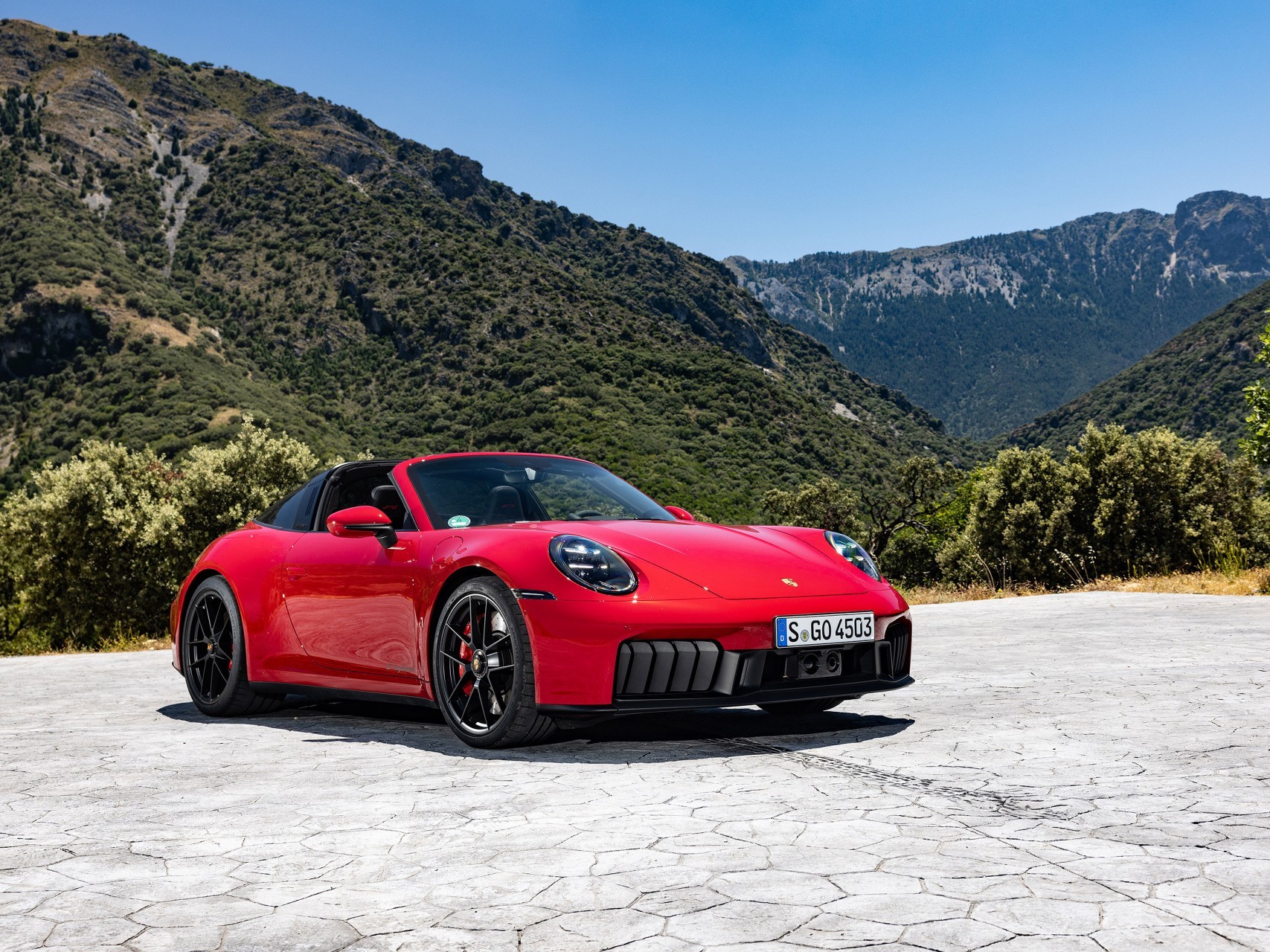 200万元保时捷未能超越80万元小米SU7 Ultra？保时捷发布新款911Targa4 GTS